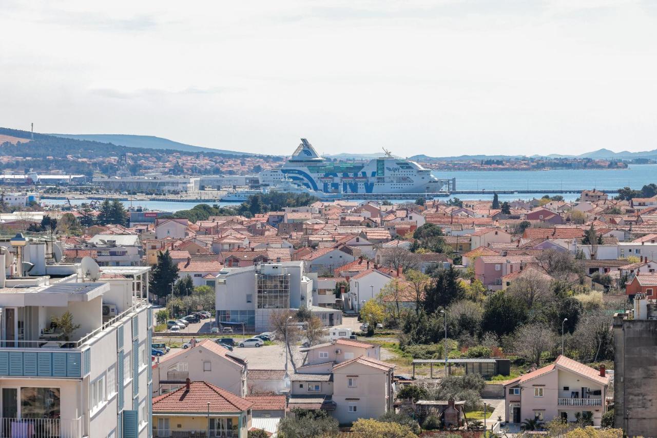 Days-panoramic City/sea View *