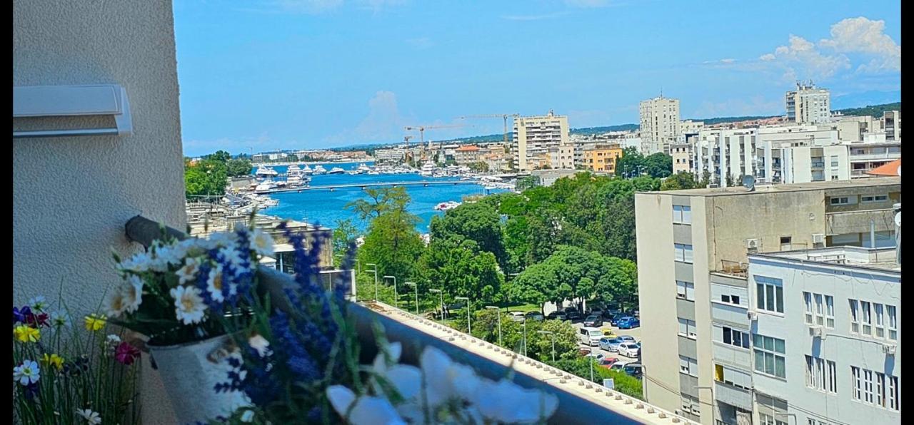 Days-panoramic City/sea View *